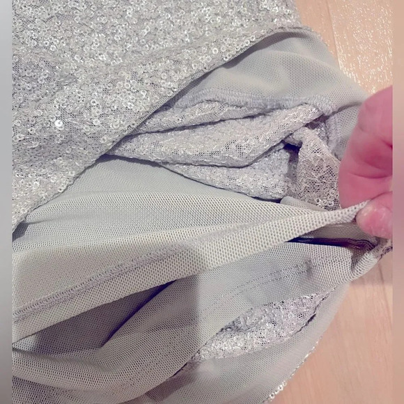 SUSANA MONACO SEXY SILVER SEQUIN COWL NECK BODYCON MINIDRESS SIZE SMALL - Picture 6 of 16